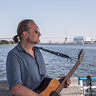 Live-Musik an Bord mit Matthias Uecker